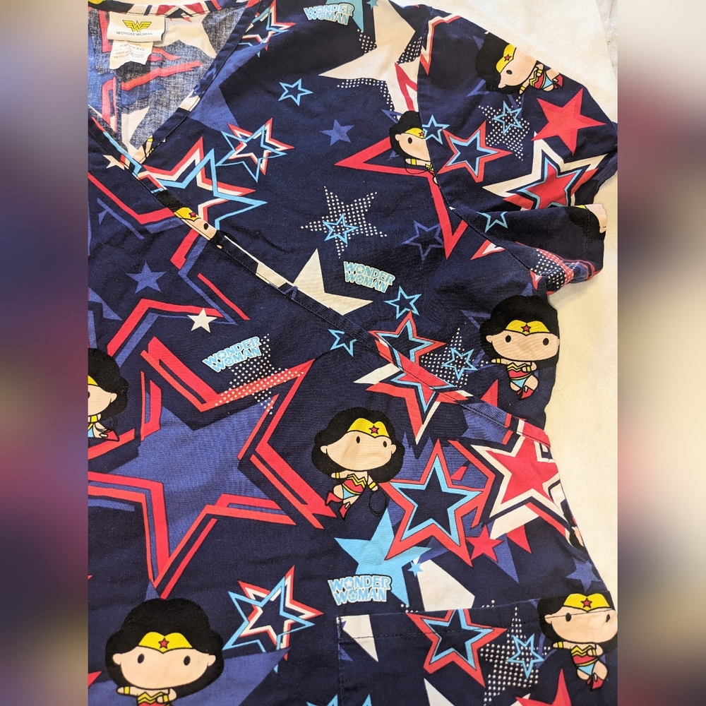 DC Wonder Woman V-Neck Cotton Scrub Top - Picture 4 of 9